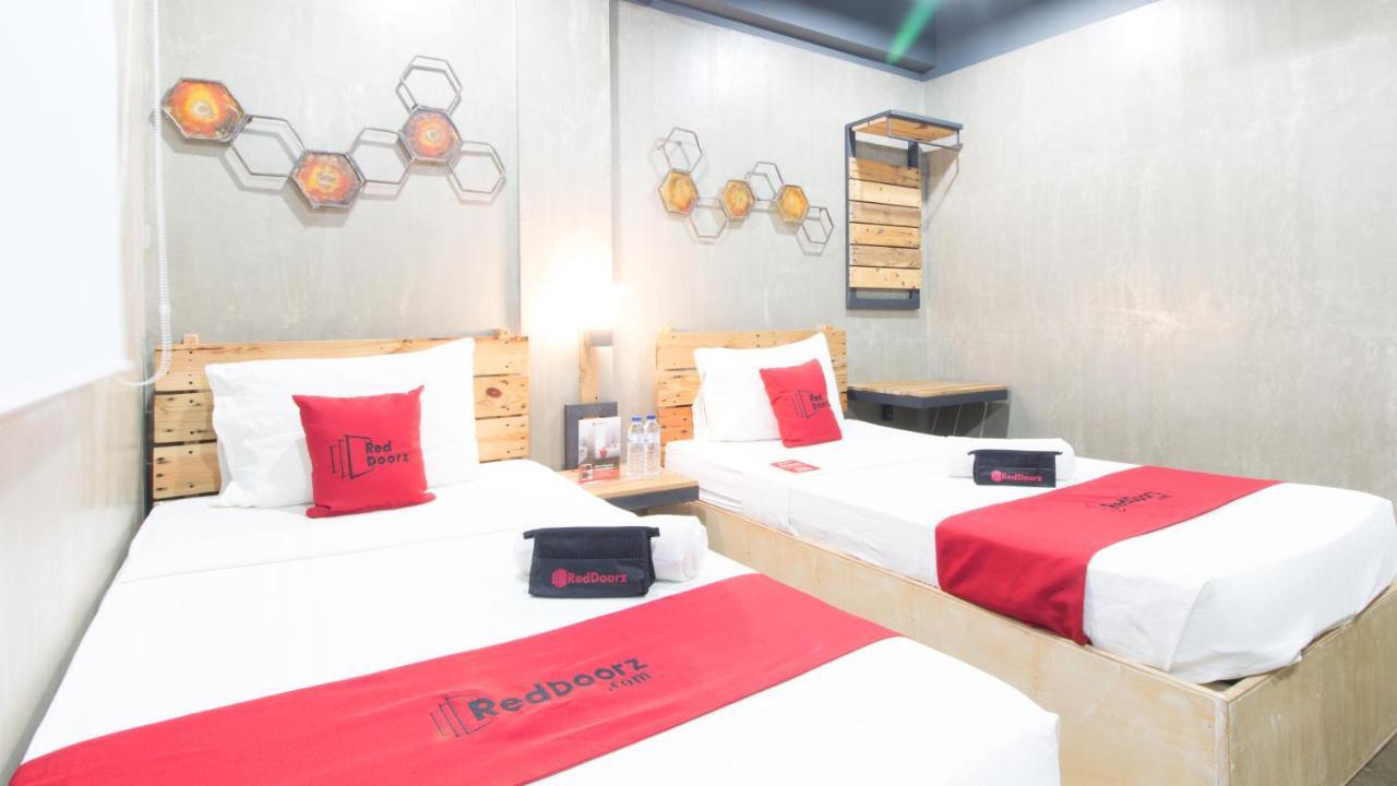 Reddoorz Plus @ Taft North Mandurriao Iloilo City Ngoại thất bức ảnh