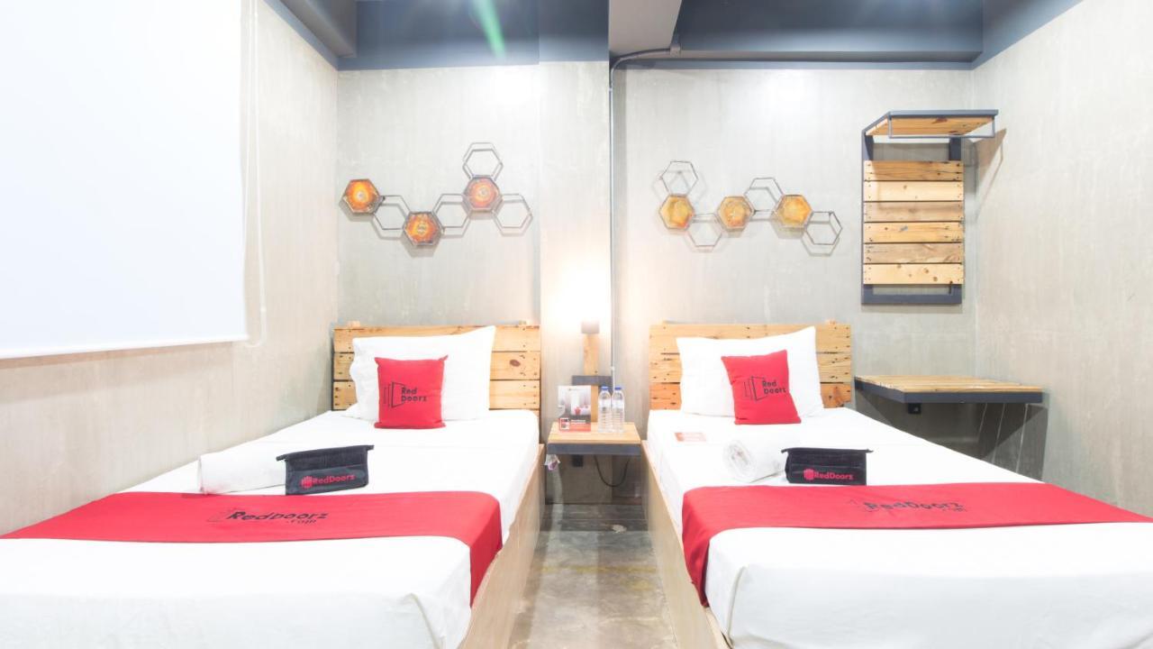 Reddoorz Plus @ Taft North Mandurriao Iloilo City Ngoại thất bức ảnh