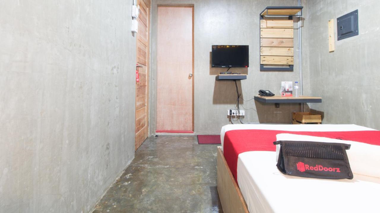 Reddoorz Plus @ Taft North Mandurriao Iloilo City Ngoại thất bức ảnh