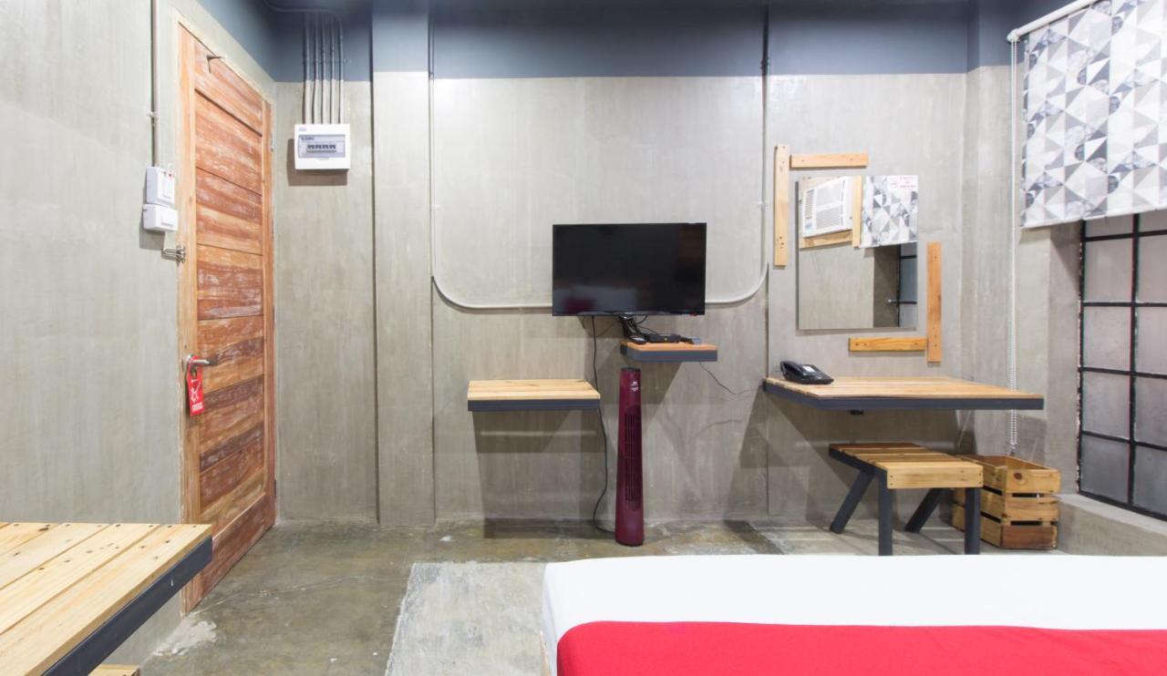Reddoorz Plus @ Taft North Mandurriao Iloilo City Ngoại thất bức ảnh
