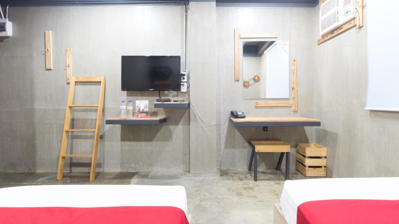 Reddoorz Plus @ Taft North Mandurriao Iloilo City Ngoại thất bức ảnh