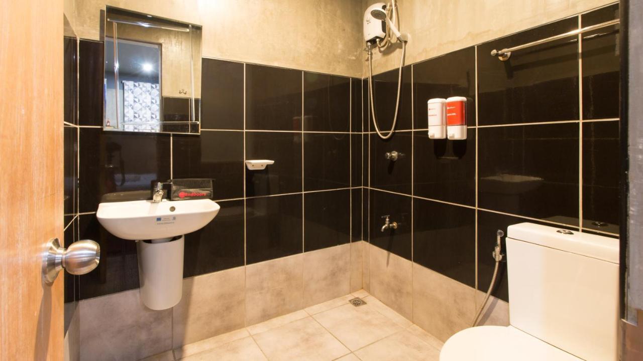 Reddoorz Plus @ Taft North Mandurriao Iloilo City Ngoại thất bức ảnh